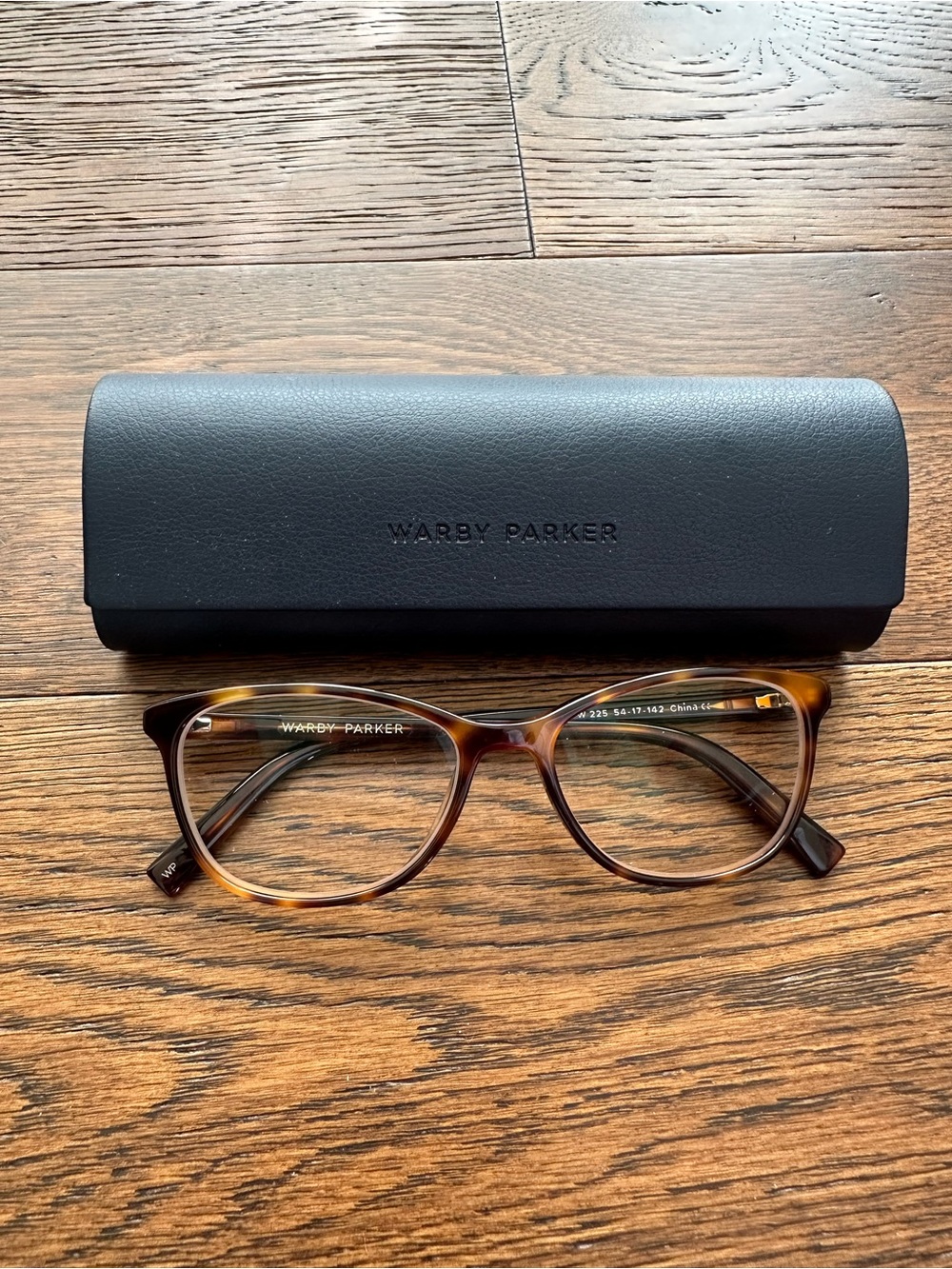 Warby Parker Daisy Brown Cat-Eye Glasses with Black Case